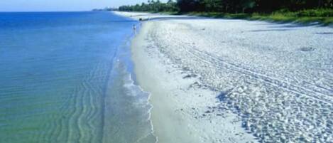 Liegestühle, Strandtücher