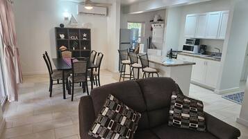 Smart-TV og stereoanlegg