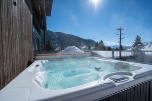 Luxury Condo | Terrace/patio
