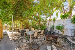 屋外ダイニングエリア