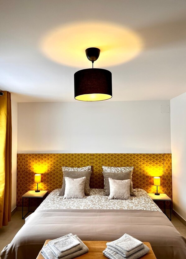 2 dormitorios, tabla de planchar con plancha, wifi y ropa de cama