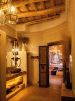 Deluxe family suite with terrace and mountain view | Bathroom | Combined shower/tub, free toiletries, hair dryer, bathrobes