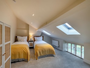 4 bedrooms, free WiFi, bed sheets