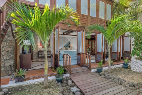 Luxury Villa, Beach View | 15 bedrooms, memory foam beds, free minibar, in-room safe