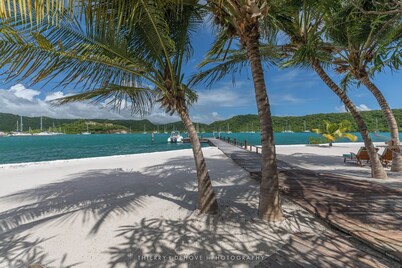 Mount Hartman Bay Estate Private Resort