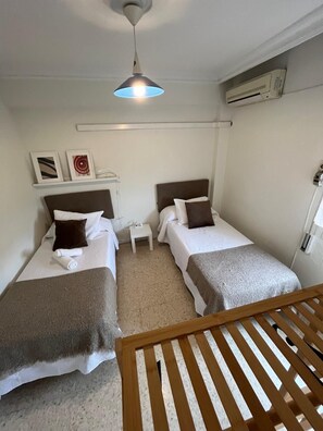 2 Schlafzimmer, Bügeleisen/Bügelbrett, Reisekinderbett, kostenloses WLAN