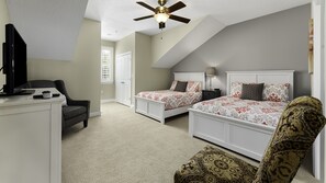 3 habitaciones, tabla de planchar con plancha, wifi y ropa de cama 