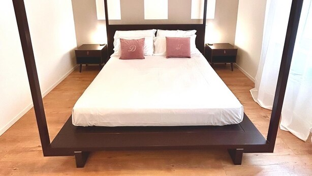 Unclassified image, 1 of 12, button - 1 Double Room in an Apartment in the Feria Neighborhood, 10 Minutes from Downtown (Verona)