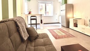 Unclassified image, 2 of 12, button - 1 Double Room in an Apartment in the Feria Neighborhood, 10 Minutes from Downtown (Verona)