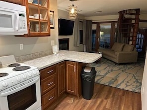 Fridge, microwave, oven, stovetop - Snug Harbor Inn - Studio Suite 201 & 204 (Sturgeon Bay)