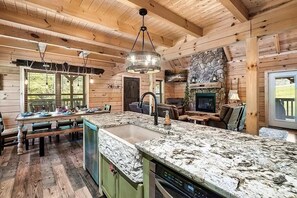 Interior - Sweet November Cabin~Indoor Pool,Fireplaces,Hot Tub,Copper Tubs,EV Charger,Porch (Sevierville)