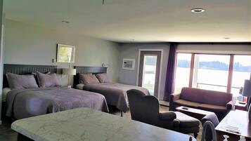 1 habitación, tabla de planchar con plancha, internet y ropa de cama