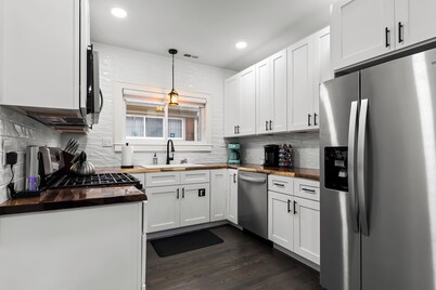 Entire home in Grosse Pointe Park ... Welcome to the MotorcityBnB!