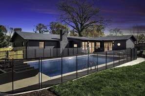 Outdoor pool - Pet-friendly 1 BR/2 bed/1 Ba w Swimming pool, firepit, 2 min to Furman (Greenville)