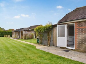 Exterior - 1 bedroom accommodation in Emsworth, Havant (Emsworth, Havant)