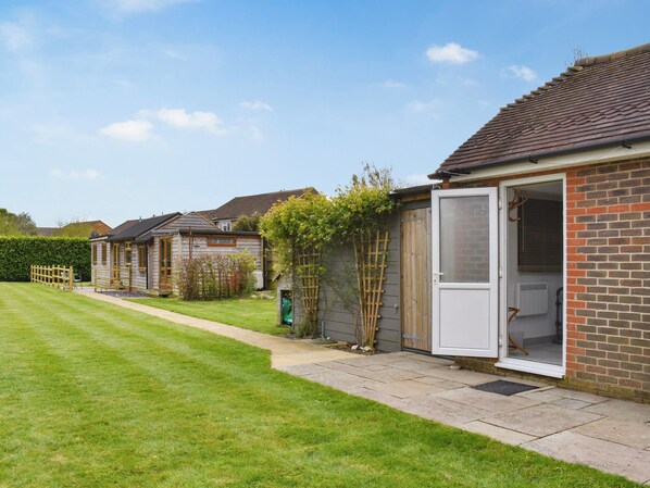 Exterior - 1 bedroom accommodation in Emsworth, Havant (Emsworth, Havant)