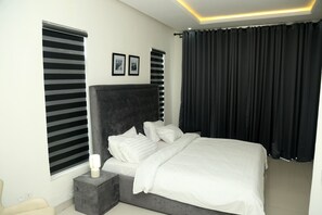 3 bedrooms, WiFi, bed sheets