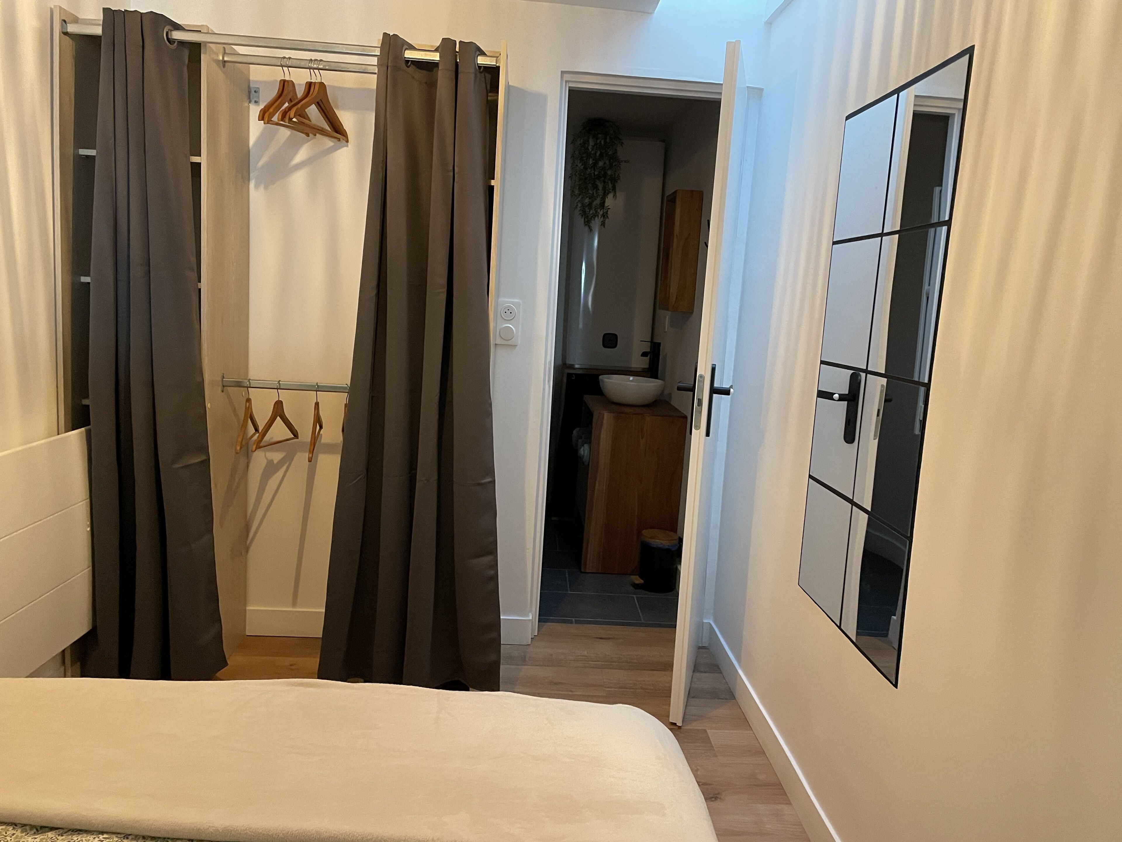 1 bedroom, travel crib, free WiFi, bed sheets