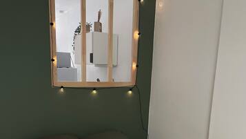 1 bedroom, travel cot, free WiFi, bed sheets