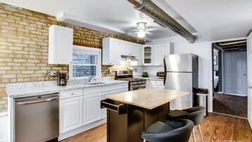 Fridge, microwave, oven, dishwasher