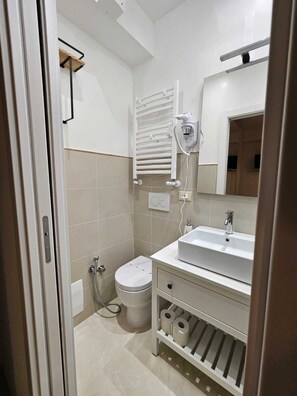 Shower, hair dryer, towels - Stendardi's House - Stanza 3 (Rome)