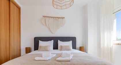 Vivenda Duneta - in Walking Distance to the Beach by Lisbeyond