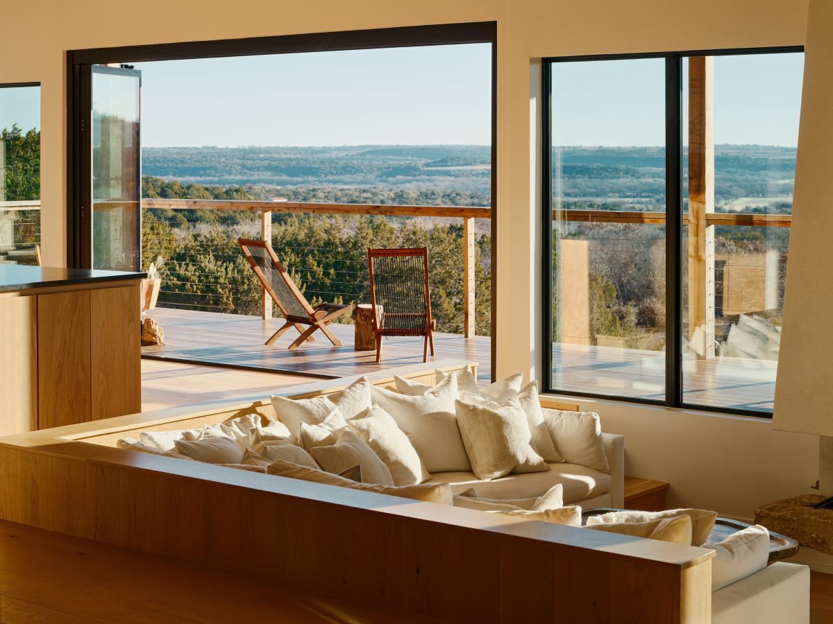 Modern, Serene and Artistic Home