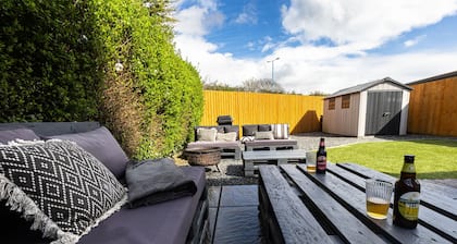 Steel Town Lodge | Hot Tub | Sky Sports | Darts | Families & Contractors
