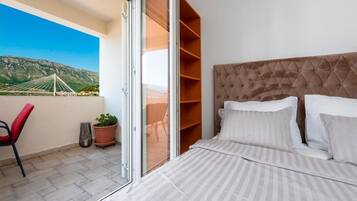 2 habitaciones, tabla de planchar con plancha, wifi y ropa de cama