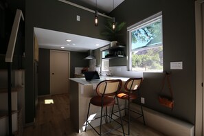 1 chambre, décoration personnalisée, ameublement personnalisé