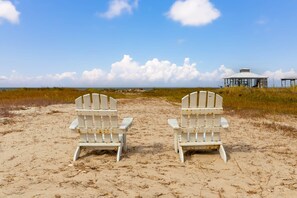 Liegestühle, Strandtücher