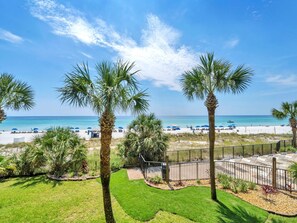 Property grounds - Commodore 203 (Panama City Beach)