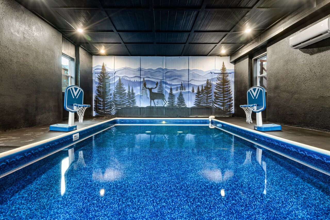 Alberca techada y alberca climatizada