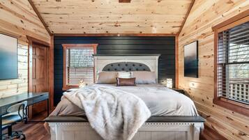 8 habitaciones, escritorio y tabla de planchar con plancha