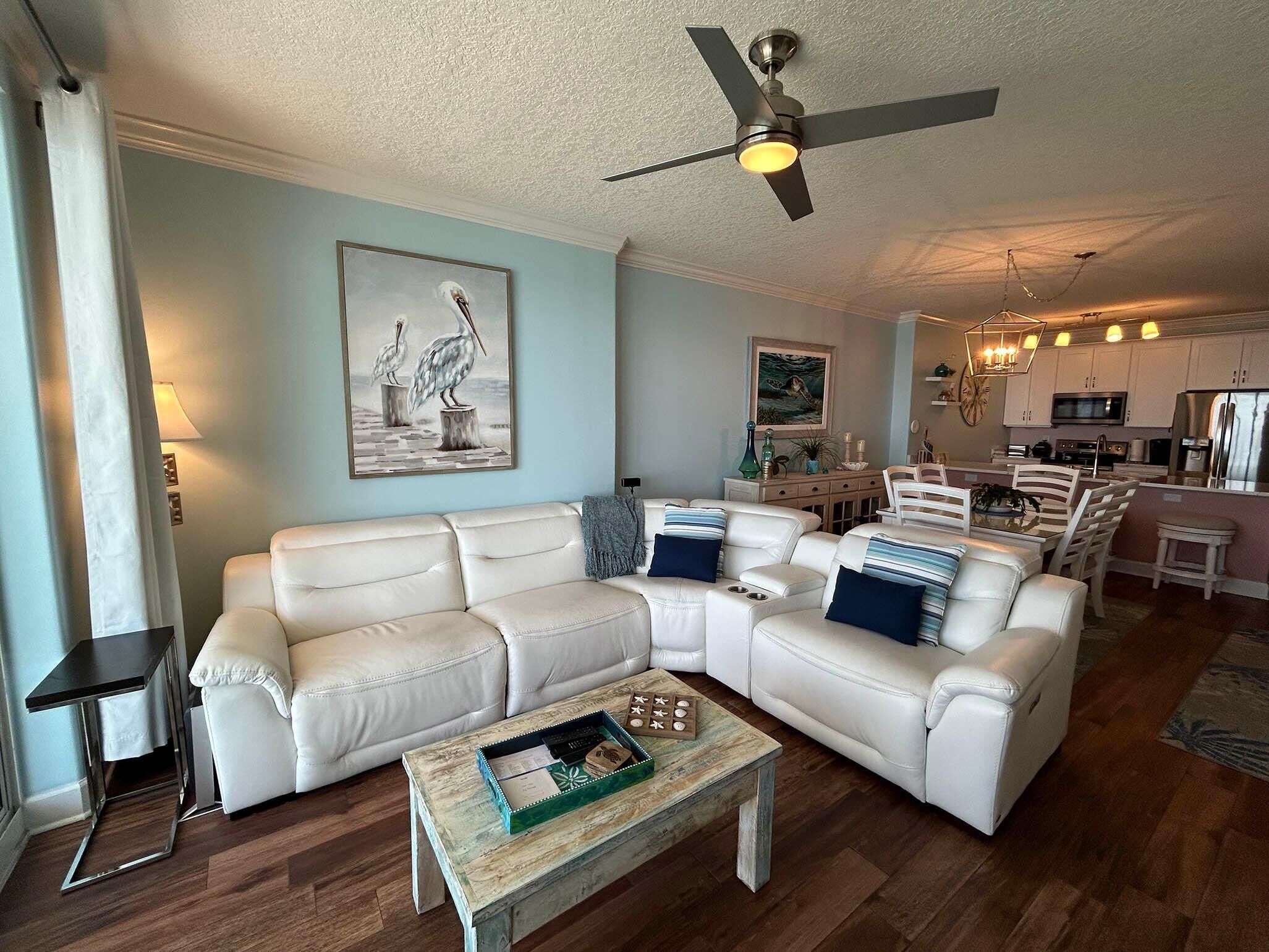 Leilighet, flere senger (Ocean Reef 1203) | Oppholdsområde | TV