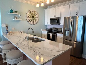 公寓客房, 多張床 (Ocean Reef 1203) | 私人廚房 | 焗爐、多士爐