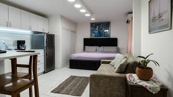 1 habitación, wifi y ropa de cama