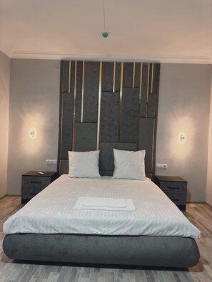 Luxury Double Room | Premium bedding, memory foam beds, free WiFi, bed sheets - Marmar Family Hotel (Nukus)