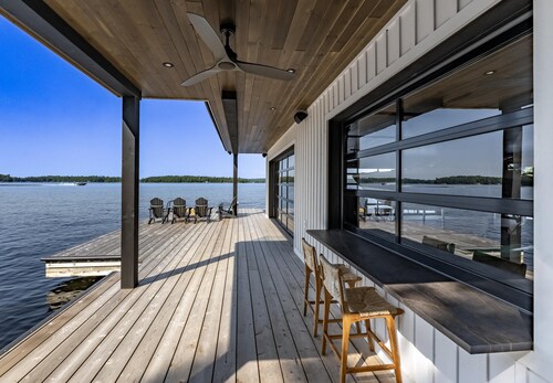 10 bed 9 bath cottage on Walkers Point, Lake Muskoka