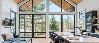 Play, dine and relax amongst the beauty of Georgian Bay and The Bruce Trail.