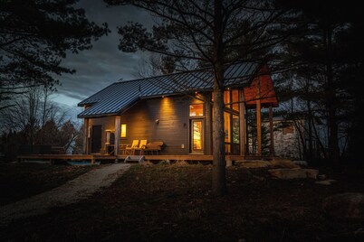 Play, dine and relax amongst the beauty of Georgian Bay and The Bruce Trail.