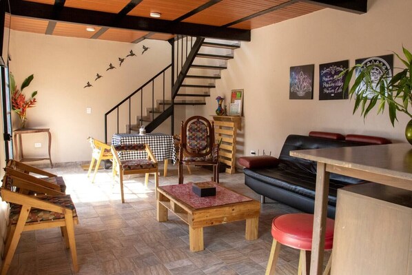 Interior - Bio-Hotel Bhakti,
Coffee rural cabin with view of the mountains and the forest (Cachipay)