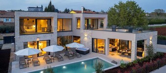 Luxury and stylish 4 BD villa for up to 7 guests with heated pool and jacuzzi