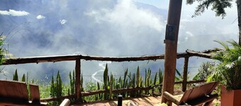 Chalet Mirador Chicamocha, Totally equipped amazing canyon view, secluded & safe