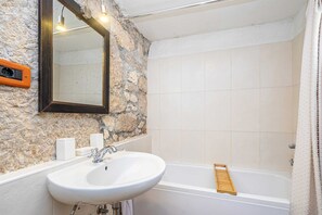 Hair dryer, towels - Holiday house NATURA with pool (Dobrinj)