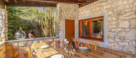 Outdoor dining