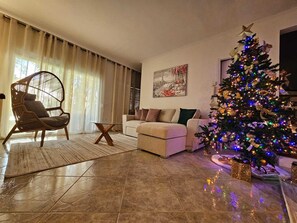 Apartment, 1 Bedroom, Smoking, Fireplace | Living room