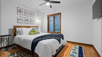 3 bedrooms, desk, iron/ironing board, free WiFi