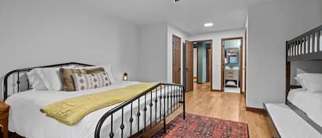 3 chambres, bureau, fer et planche à repasser, Wi-Fi gratuit