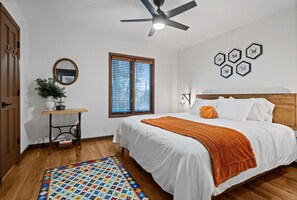 3 habitaciones, escritorio, tabla de planchar con plancha y wifi gratis 